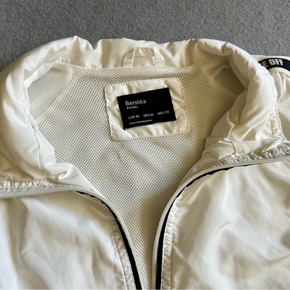 Bershka Women’s Cropped Sports Jacket White Medium BSK Girl Nylon Zip One Off - Picture 2 of 6